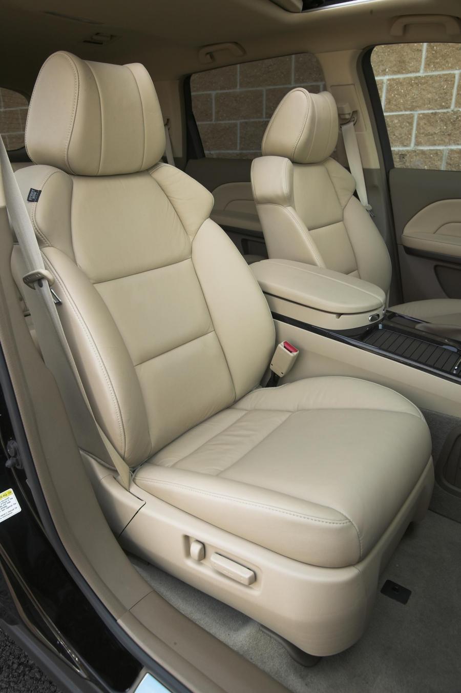 Интерьер Acura MDX (YD2) 2006 года  (фото 16 из 126)